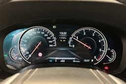 harmaa BMW 520 2018 kuva 21.