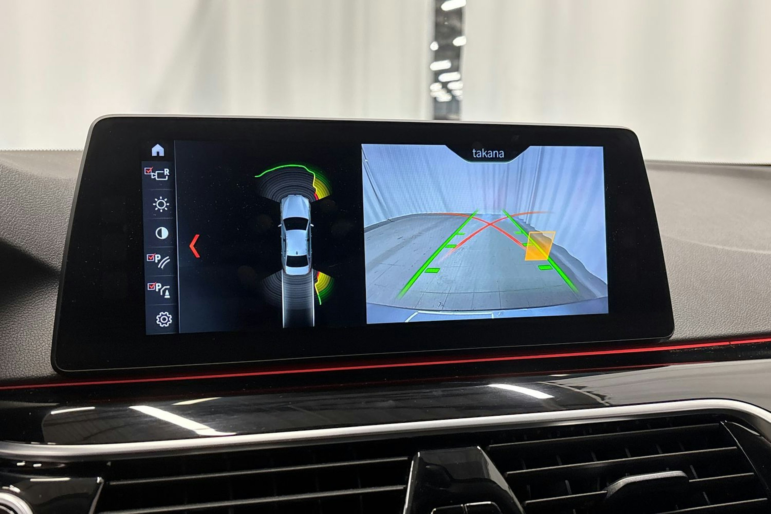 harmaa BMW 520 2018 kuva 24.