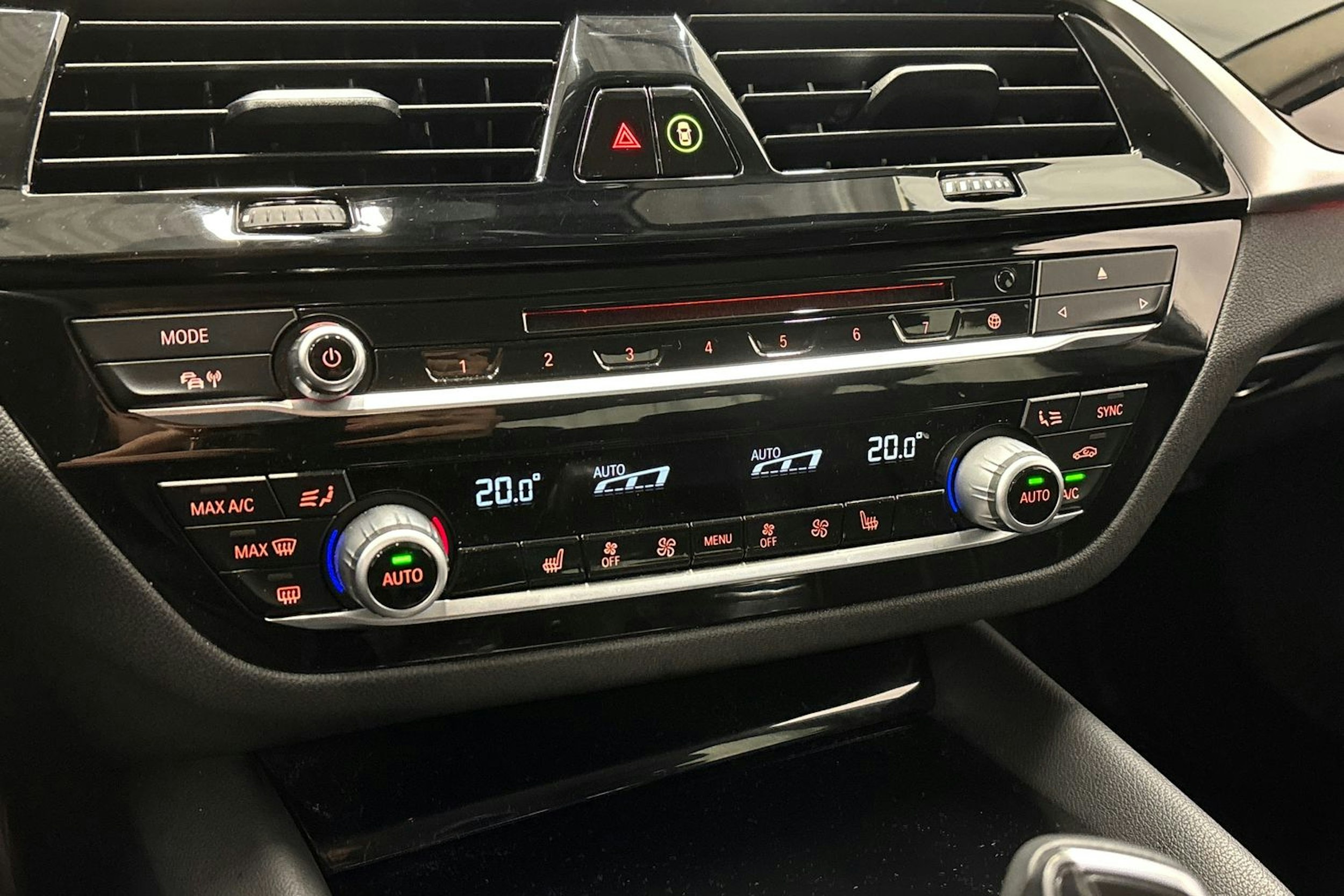 harmaa BMW 520 2018 kuva 25.