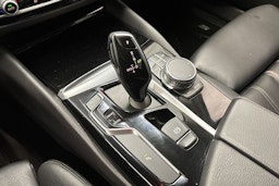 harmaa BMW 520 2018 kuva 26.