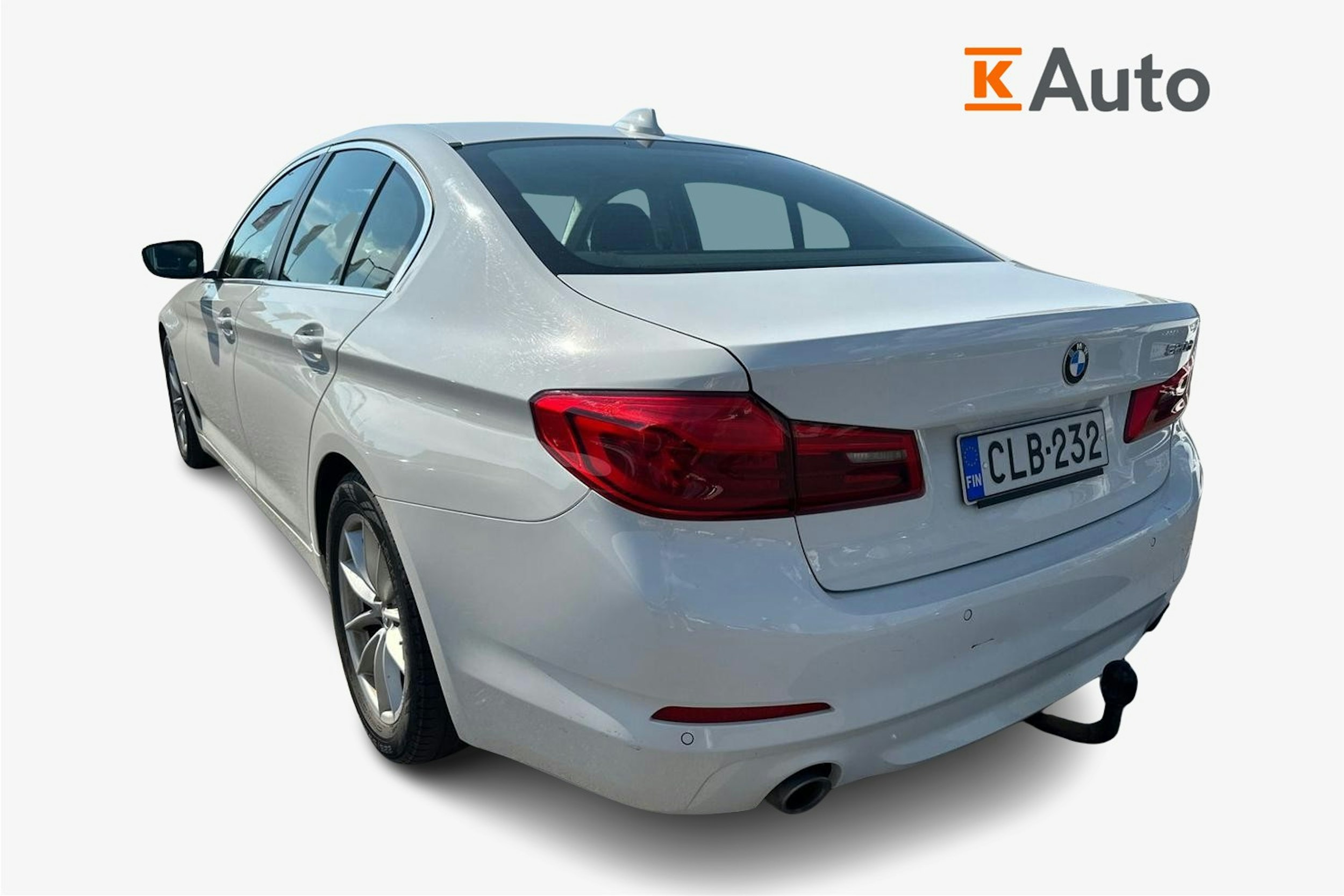 valkoinen BMW 520 2018 kuva 2.