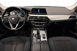 Harmaa BMW 520 2018 kuva 9.