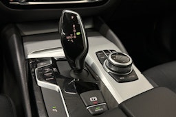 Harmaa BMW 520 2018 kuva 19.