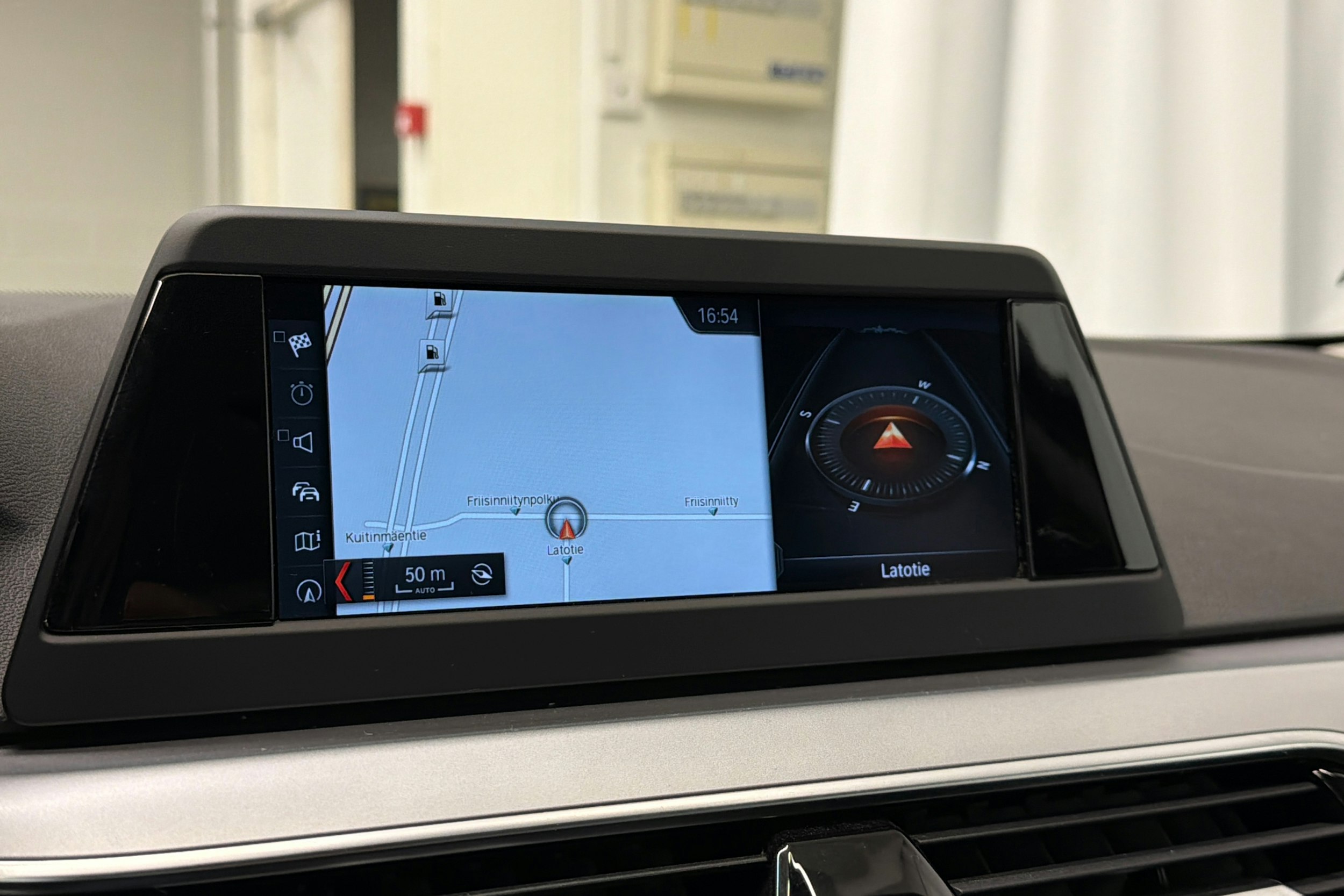 Harmaa BMW 520 2018 kuva 26.