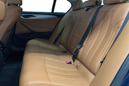 Sininen BMW 520 2018 kuva 8.