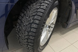 Sininen BMW 520 2018 kuva 10.