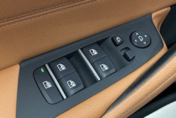 Sininen BMW 520 2018 kuva 11.