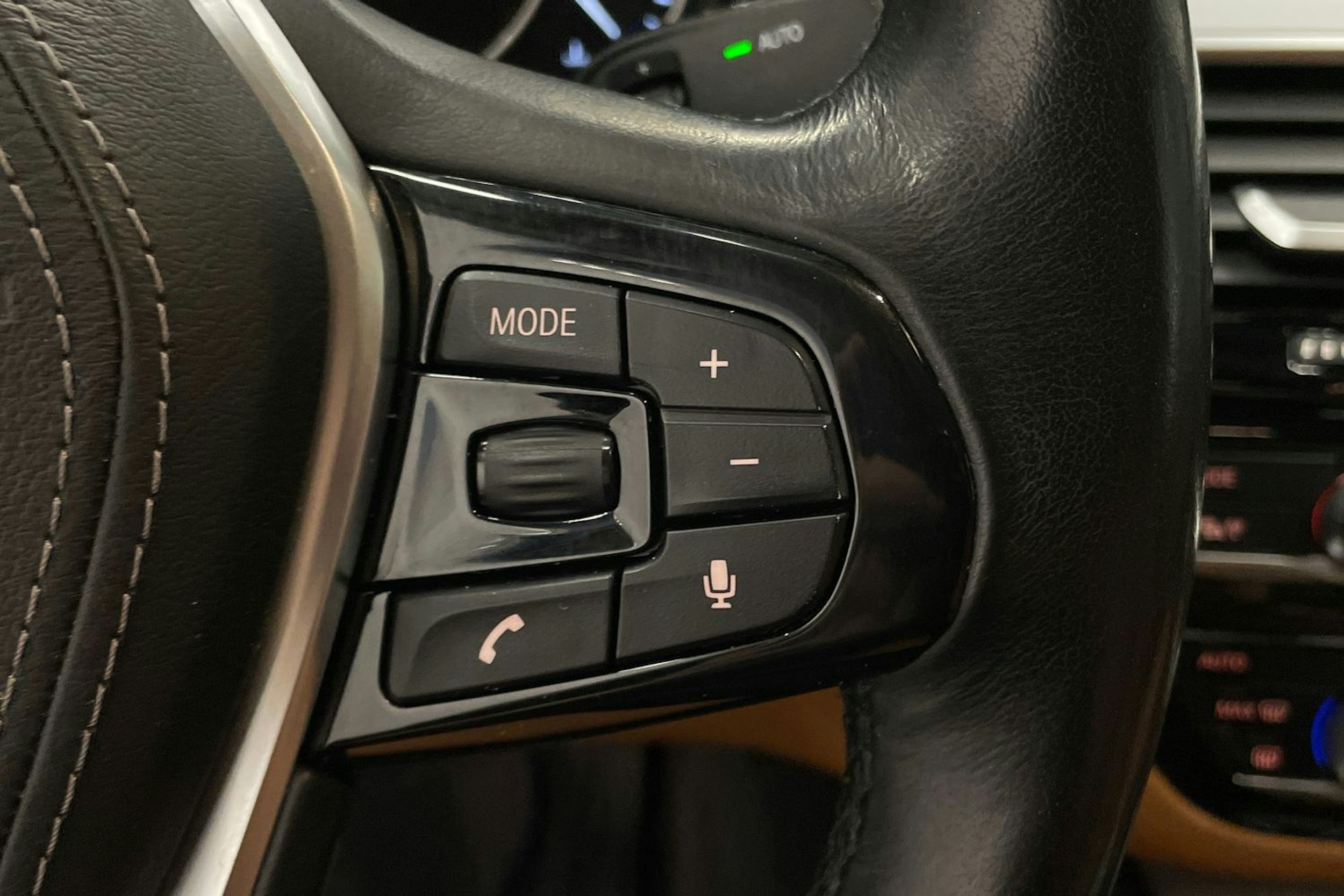 Sininen BMW 520 2018 kuva 15.