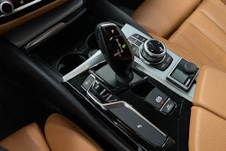 Sininen BMW 520 2018 kuva 16.