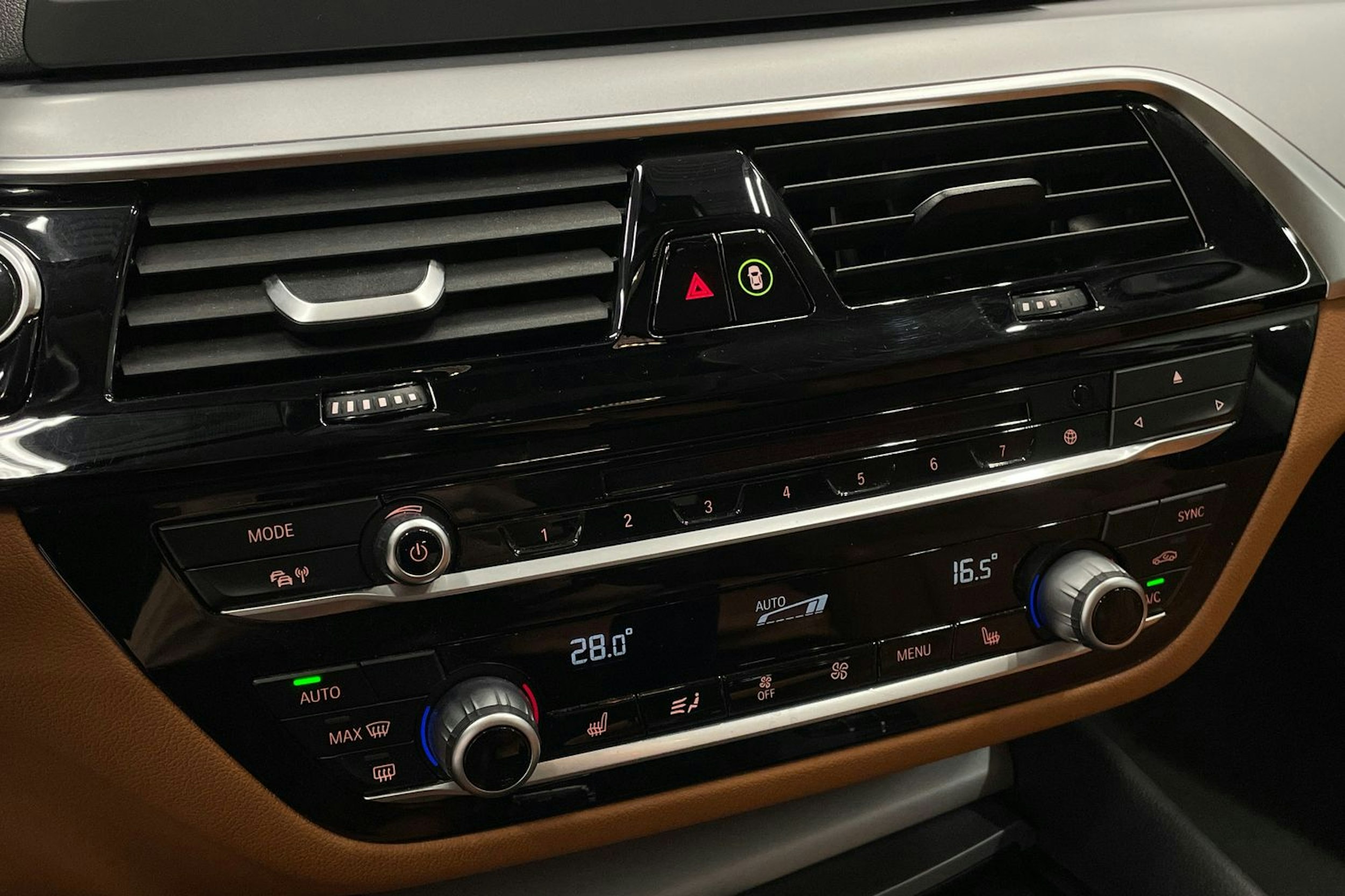 Sininen BMW 520 2018 kuva 18.