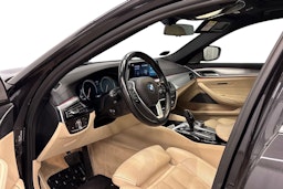 harmaa BMW 520 2018 kuva 7.