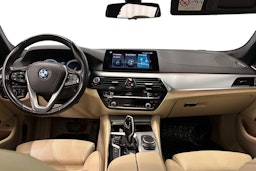 harmaa BMW 520 2018 kuva 9.
