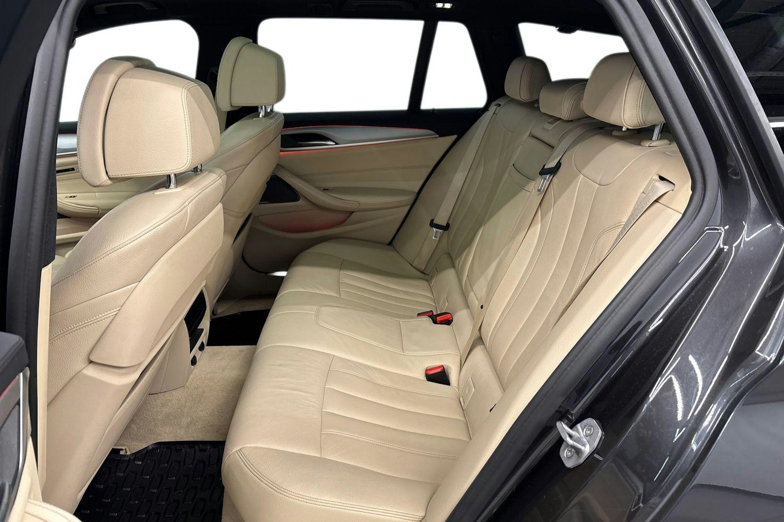 harmaa BMW 520 2018 kuva 10.