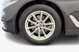 harmaa BMW 520 2018 kuva 11.