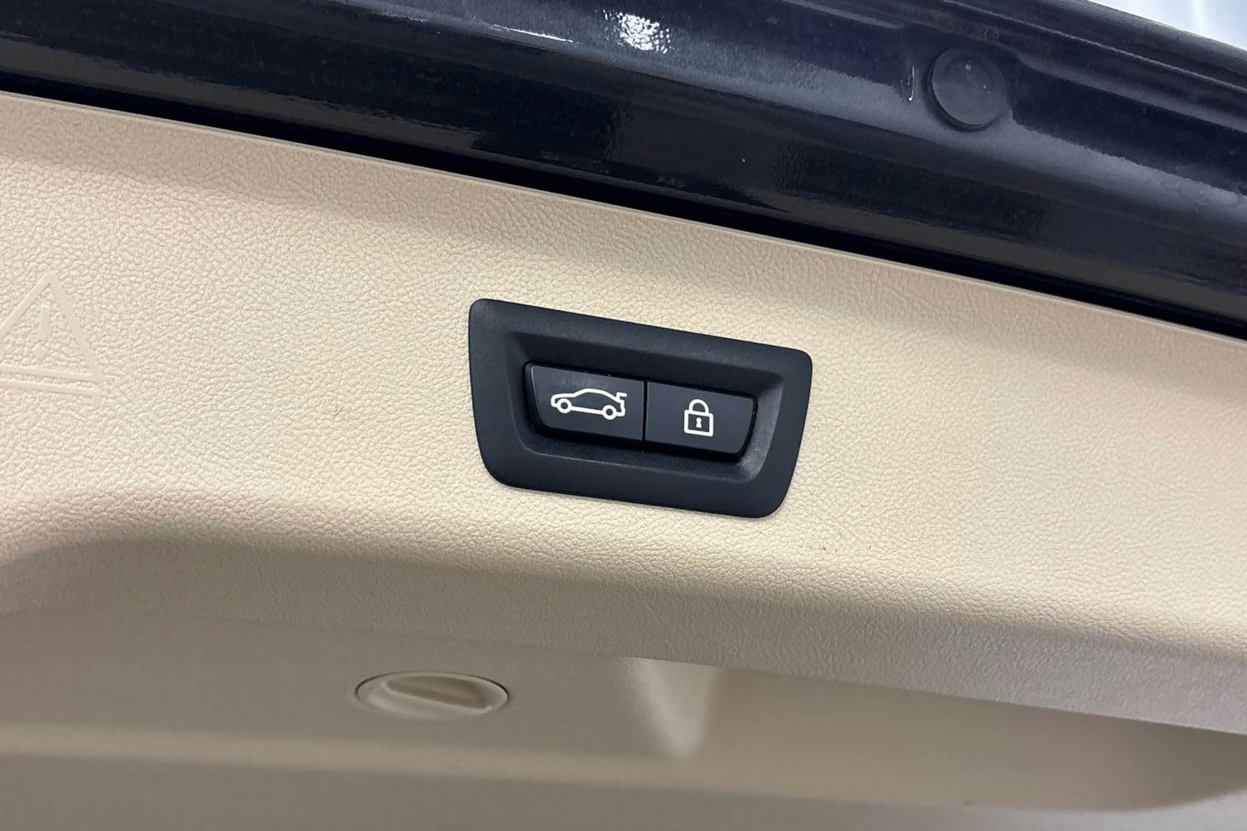 harmaa BMW 520 2018 kuva 16.