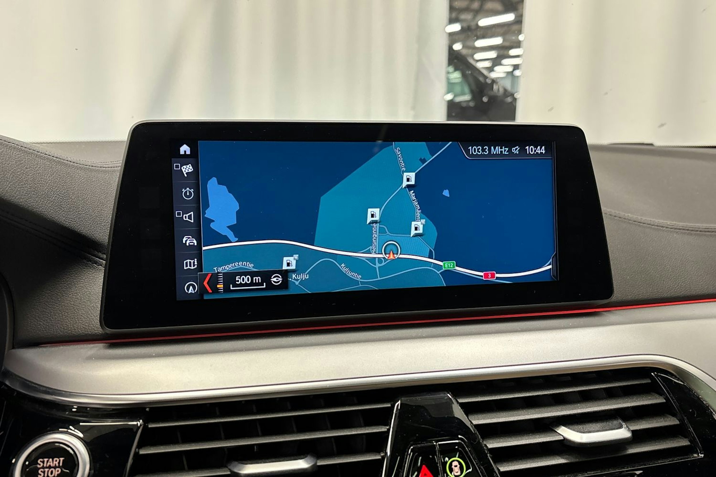 harmaa BMW 520 2018 kuva 24.