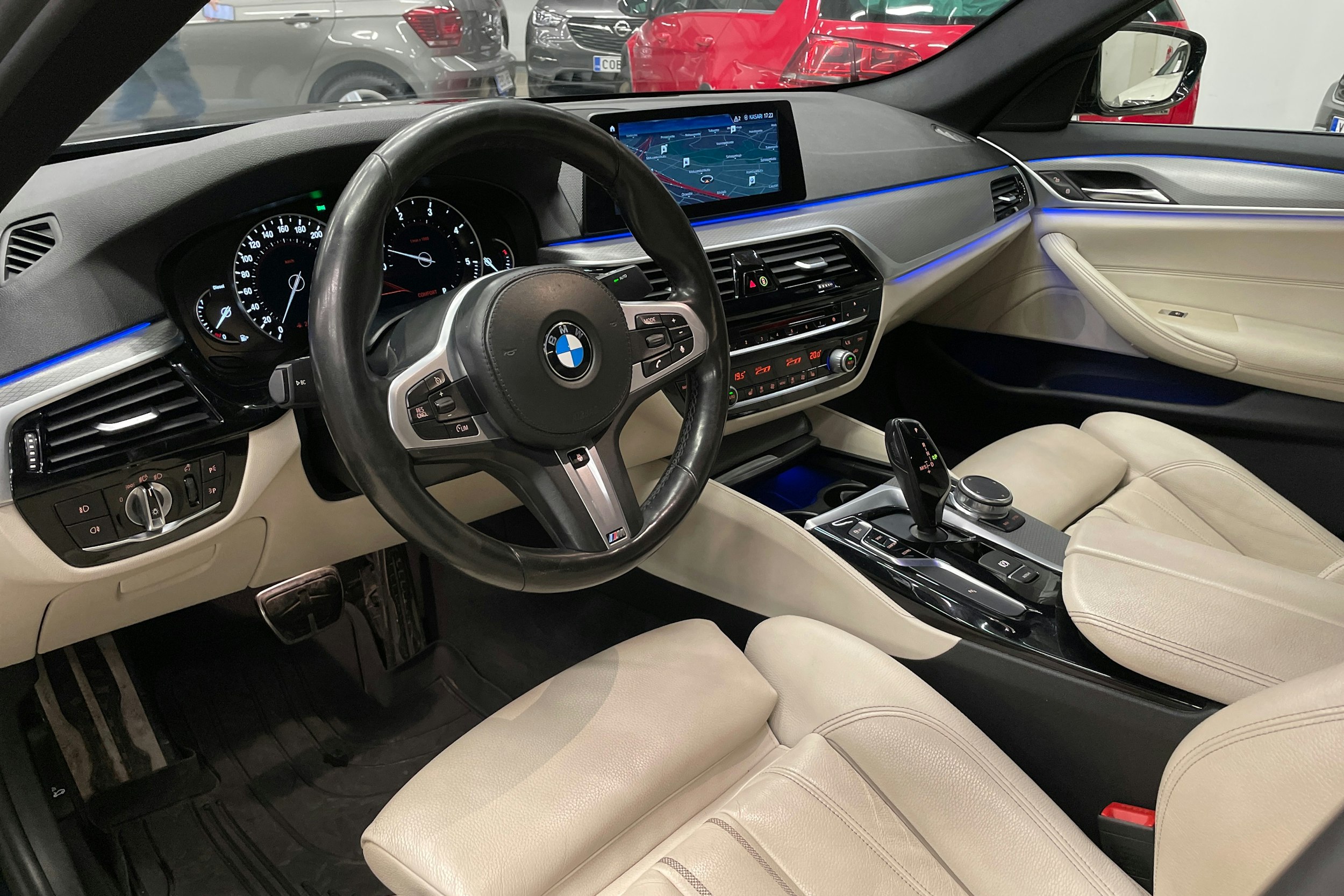 musta BMW 520 2018 kuva 6.