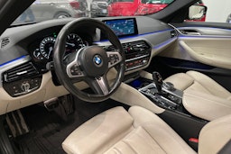 musta BMW 520 2018 kuva 6.