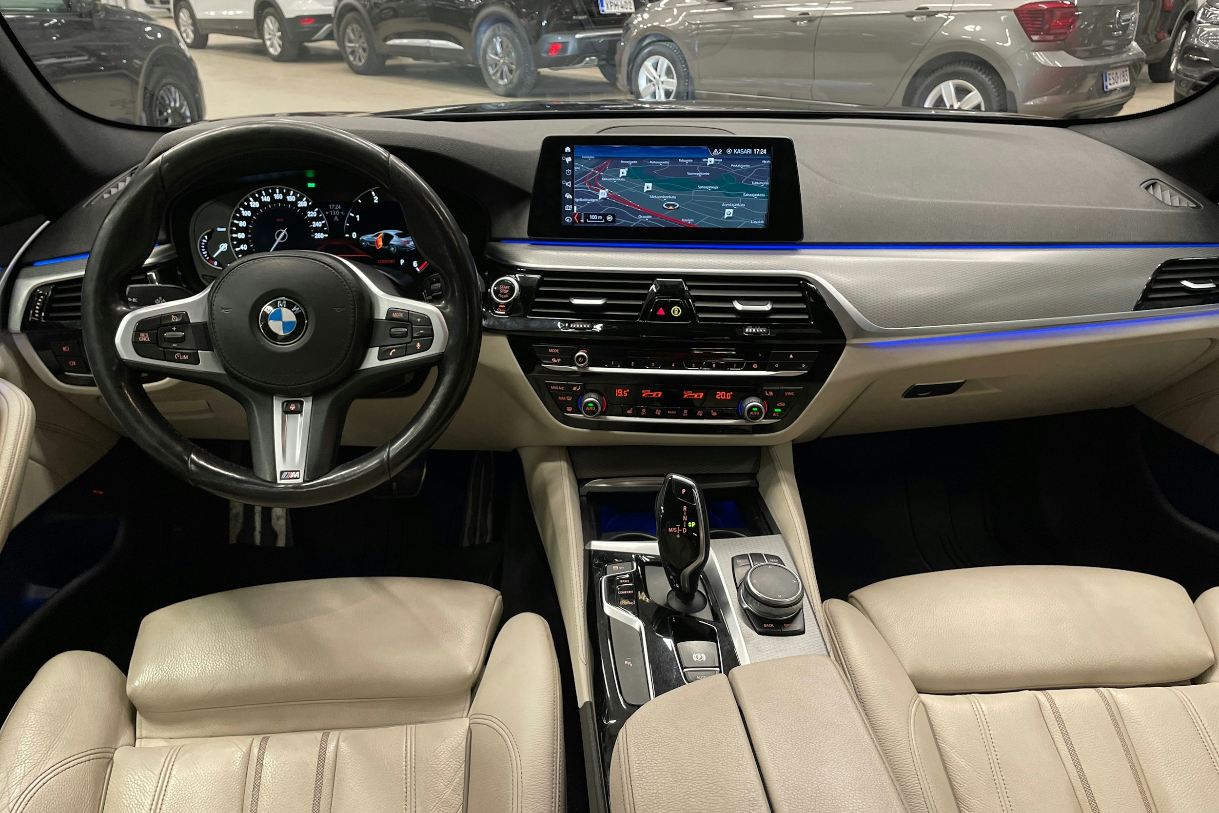 musta BMW 520 2018 kuva 7.