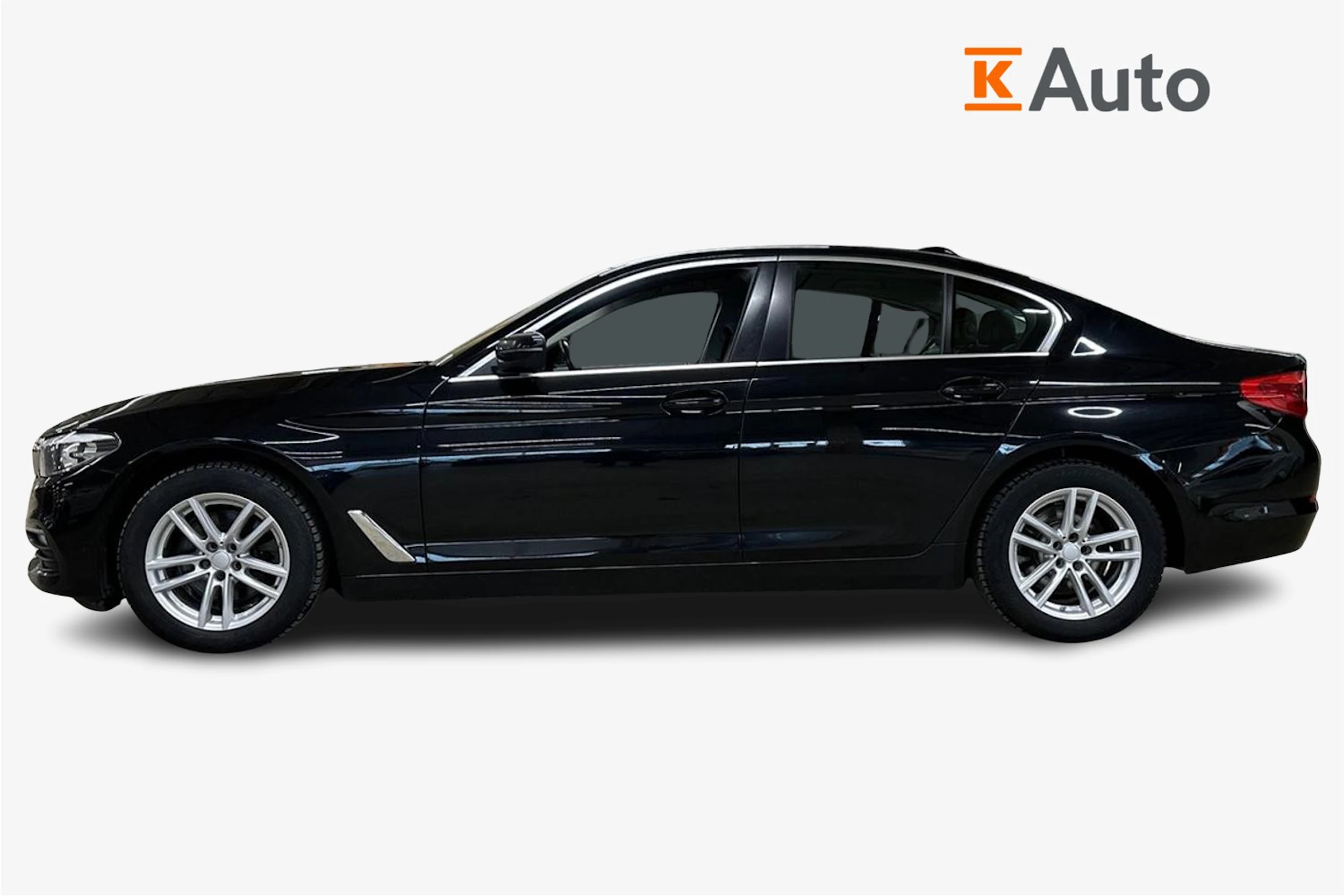 musta BMW 520 2018 kuva 5.