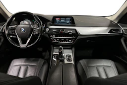 musta BMW 520 2018 kuva 7.