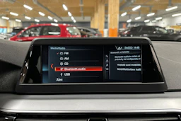 musta BMW 520 2018 kuva 13.