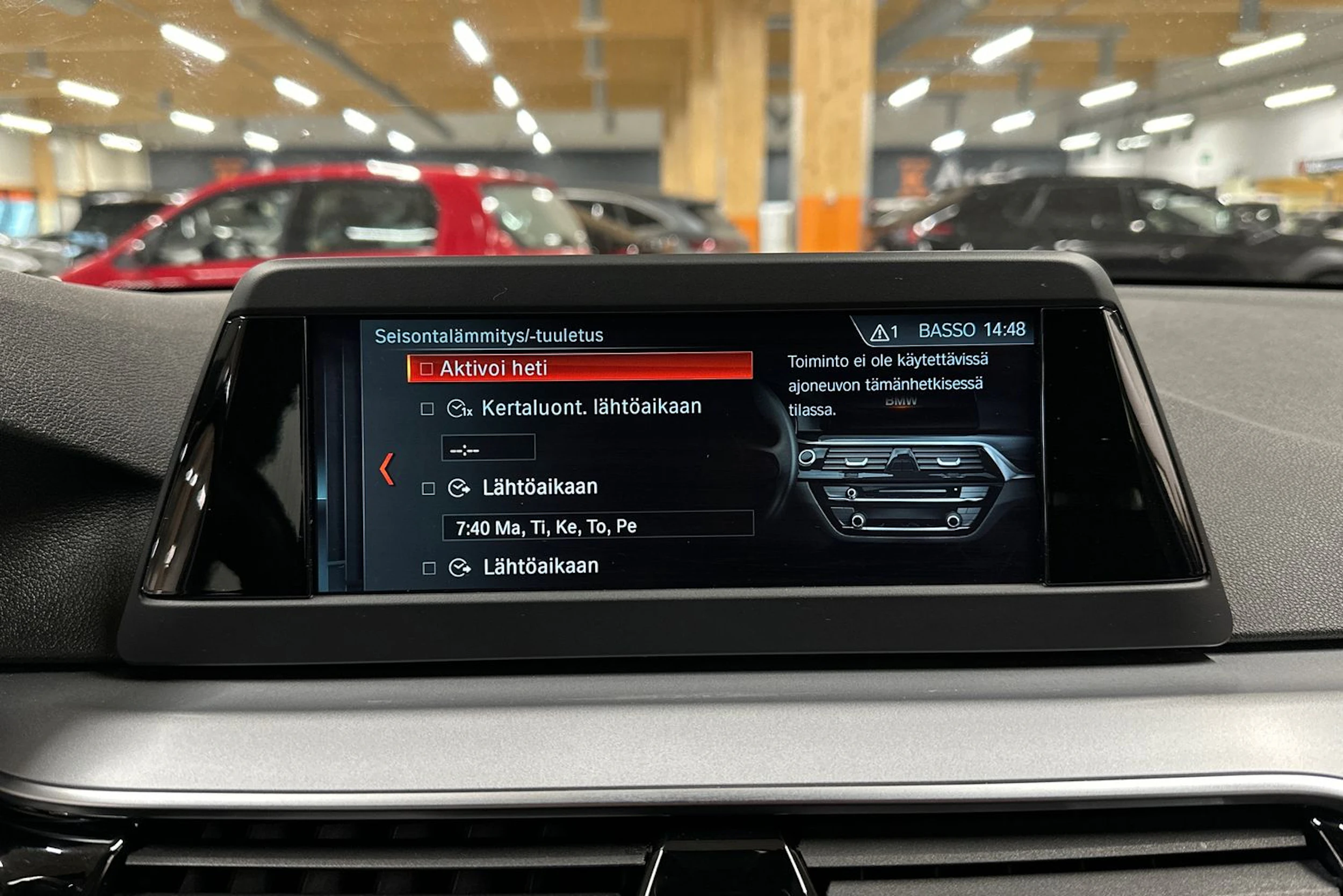 musta BMW 520 2018 kuva 14.