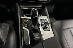 musta BMW 520 2018 kuva 16.