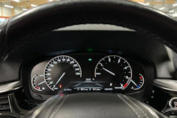 musta BMW 520 2018 kuva 17.