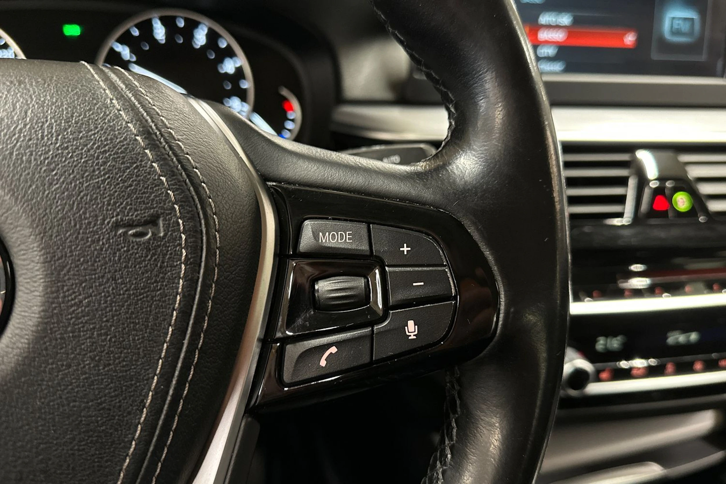 musta BMW 520 2018 kuva 19.