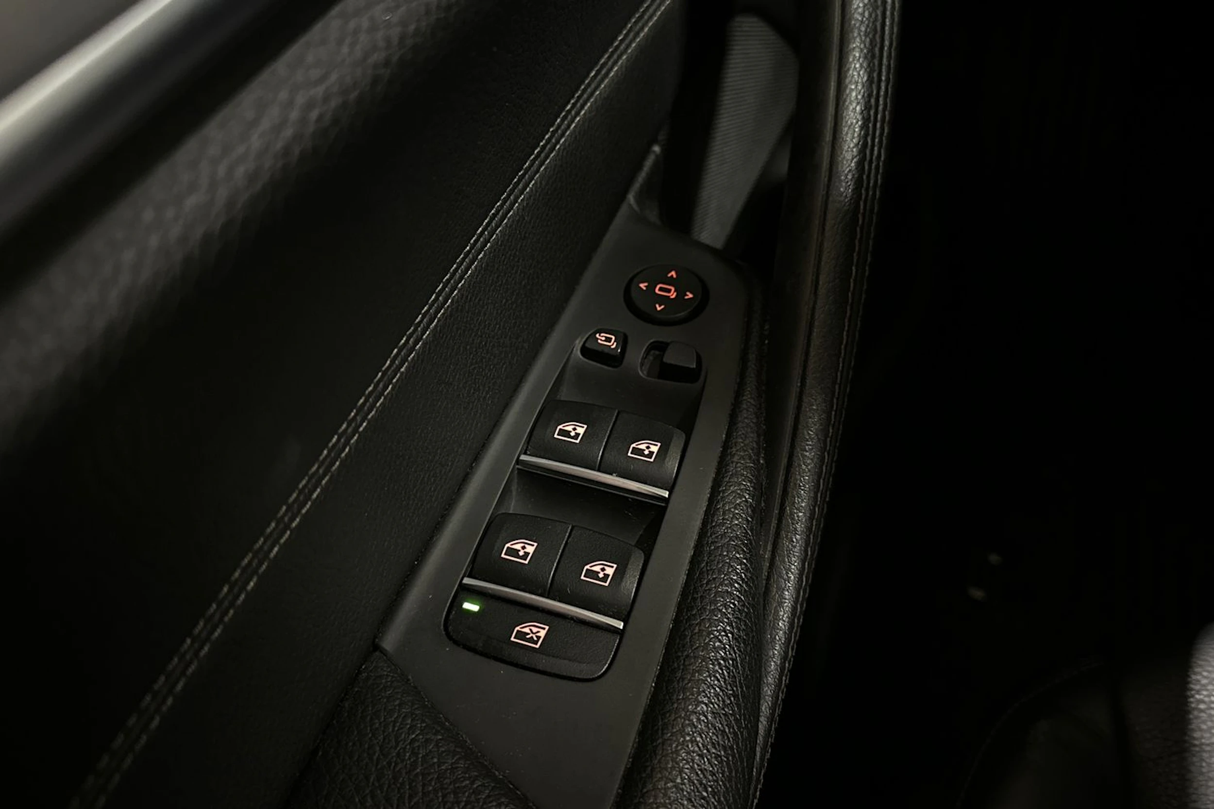 musta BMW 520 2018 kuva 21.