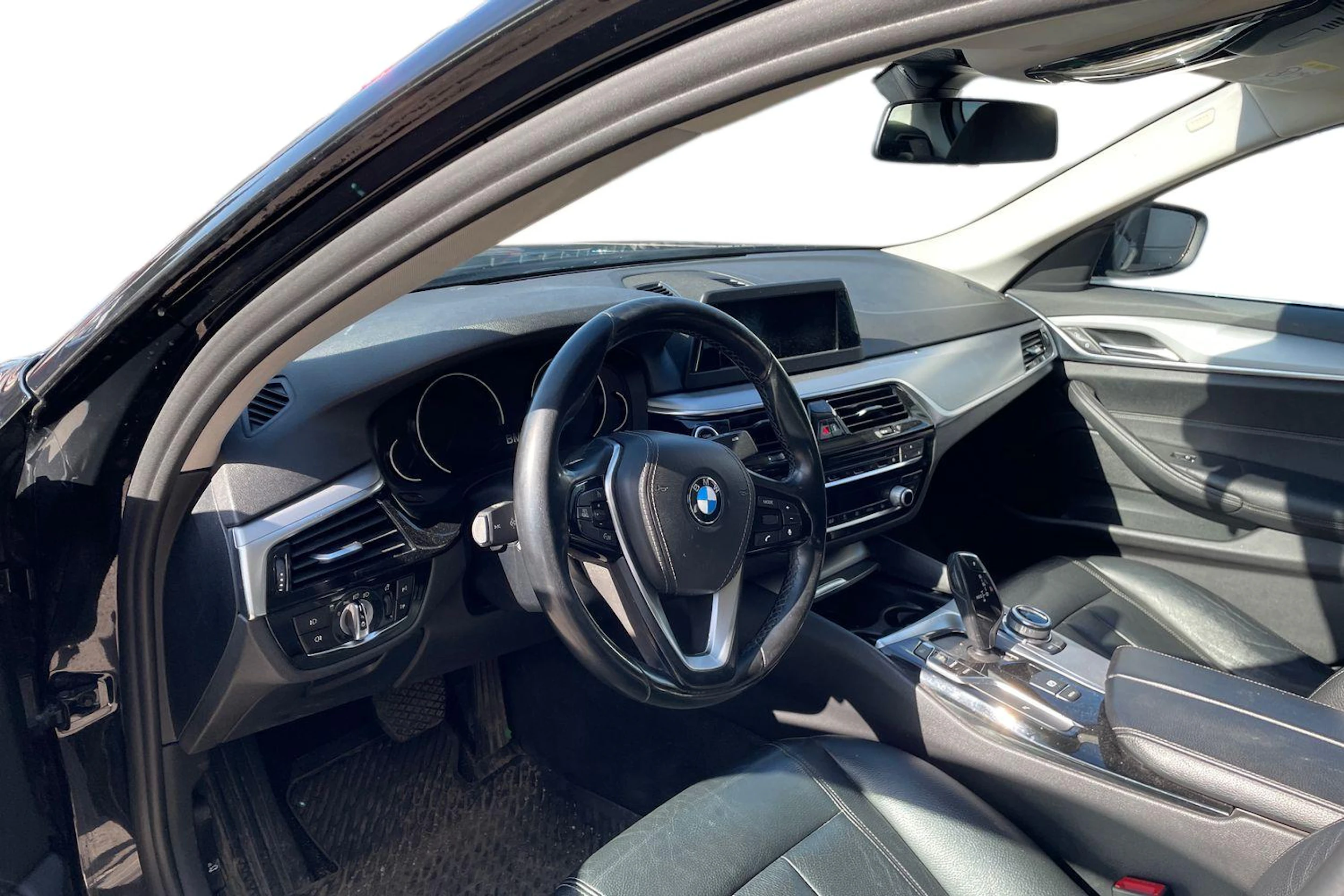 musta BMW 520 2018 kuva 3.