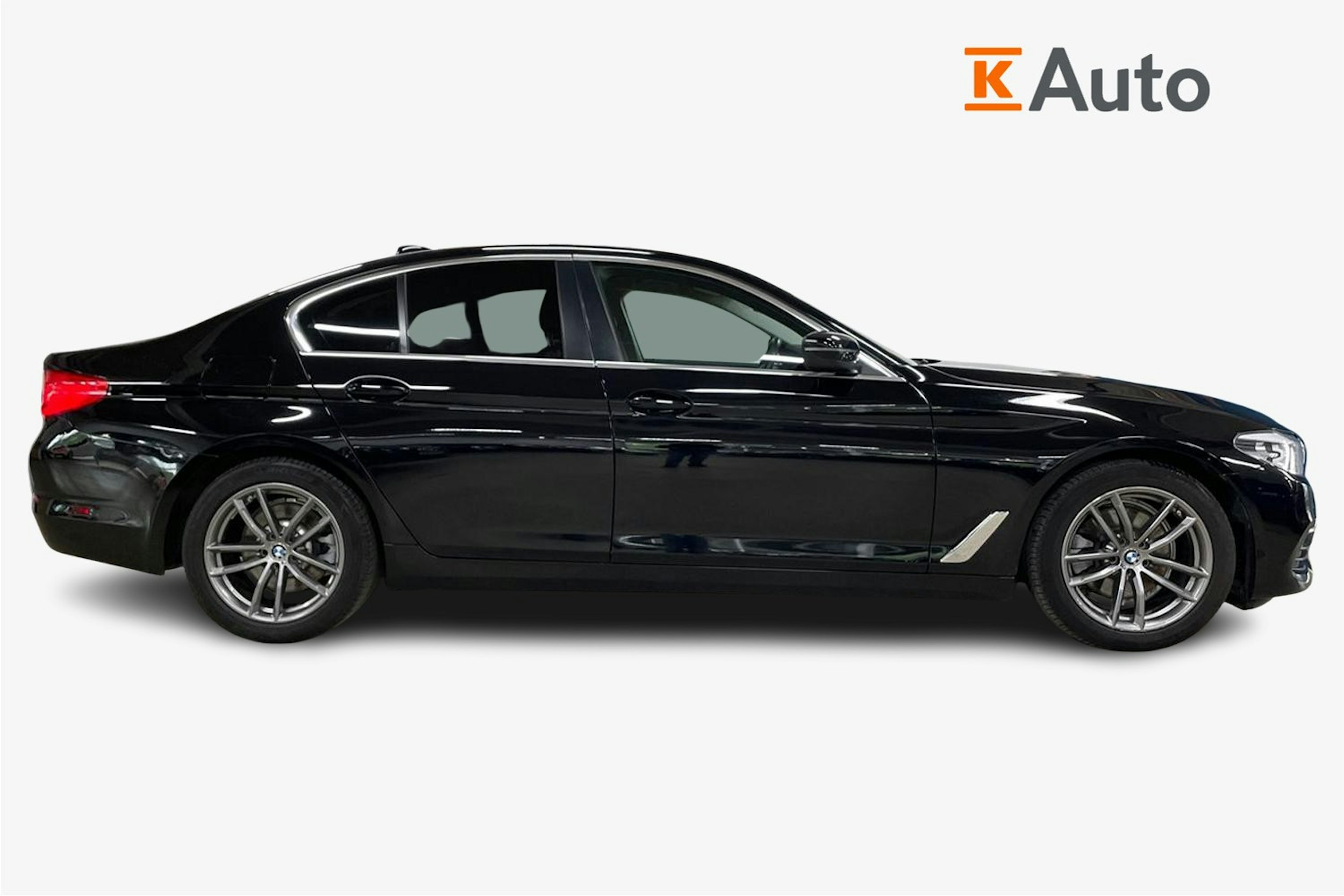 Musta BMW 520 2018 kuva 6.