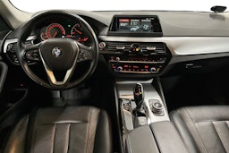 Musta BMW 520 2018 kuva 9.