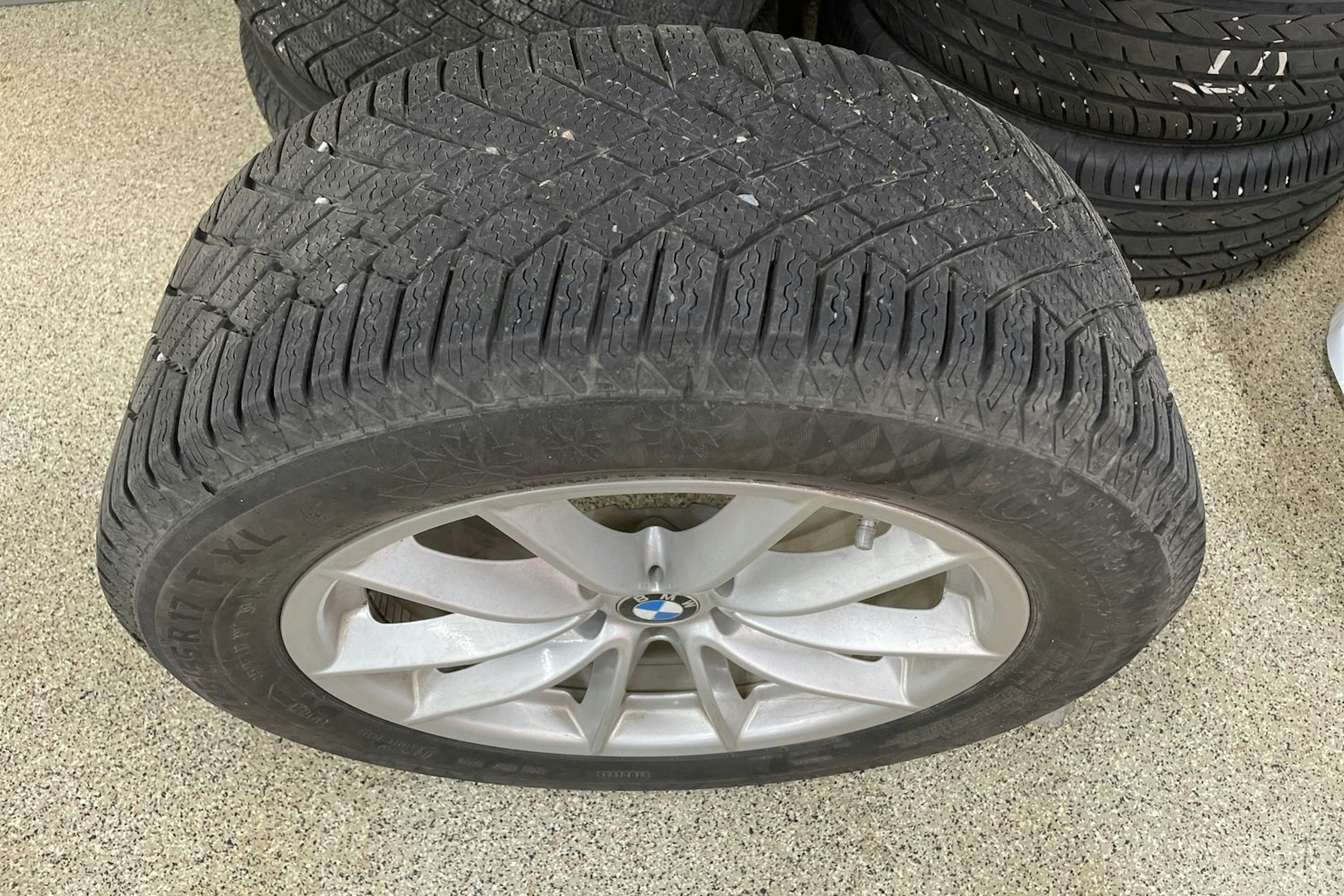 Musta BMW 520 2018 kuva 13.