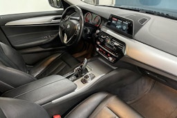 Musta BMW 520 2018 kuva 15.