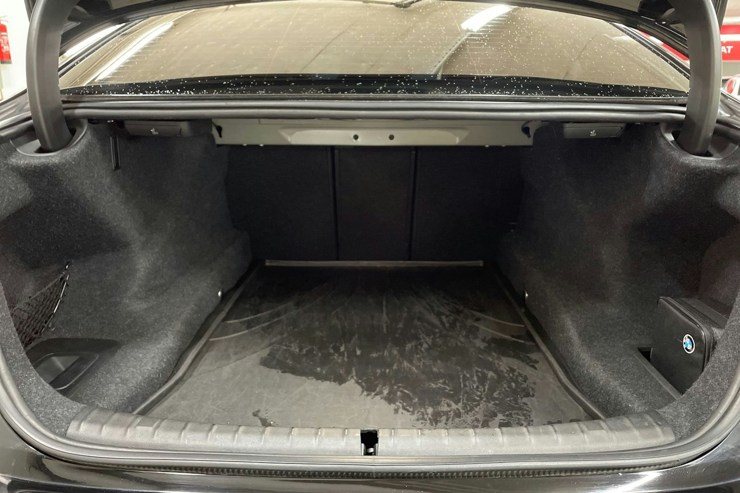Musta BMW 520 2018 kuva 16.