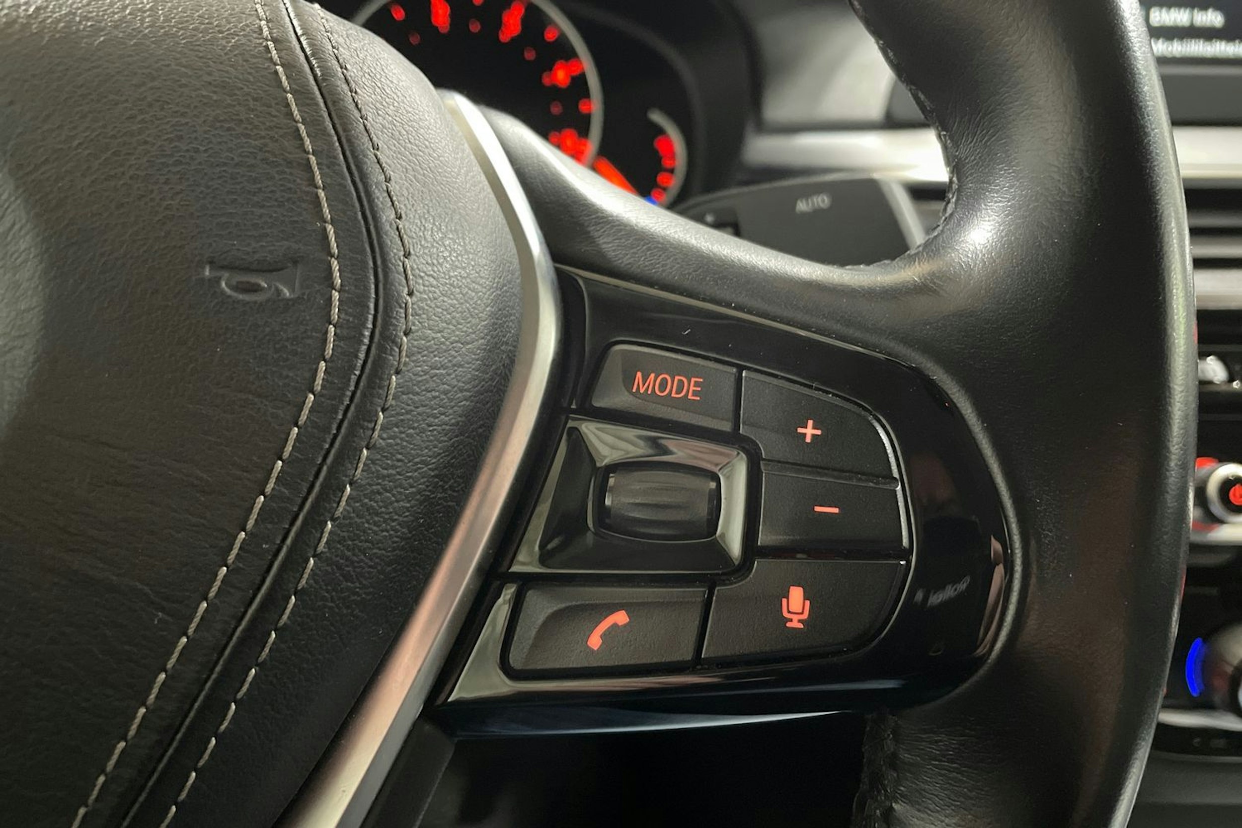 Musta BMW 520 2018 kuva 23.