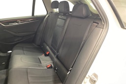 Valkoinen BMW 520 2018 kuva 10.
