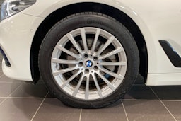 Valkoinen BMW 520 2018 kuva 11.