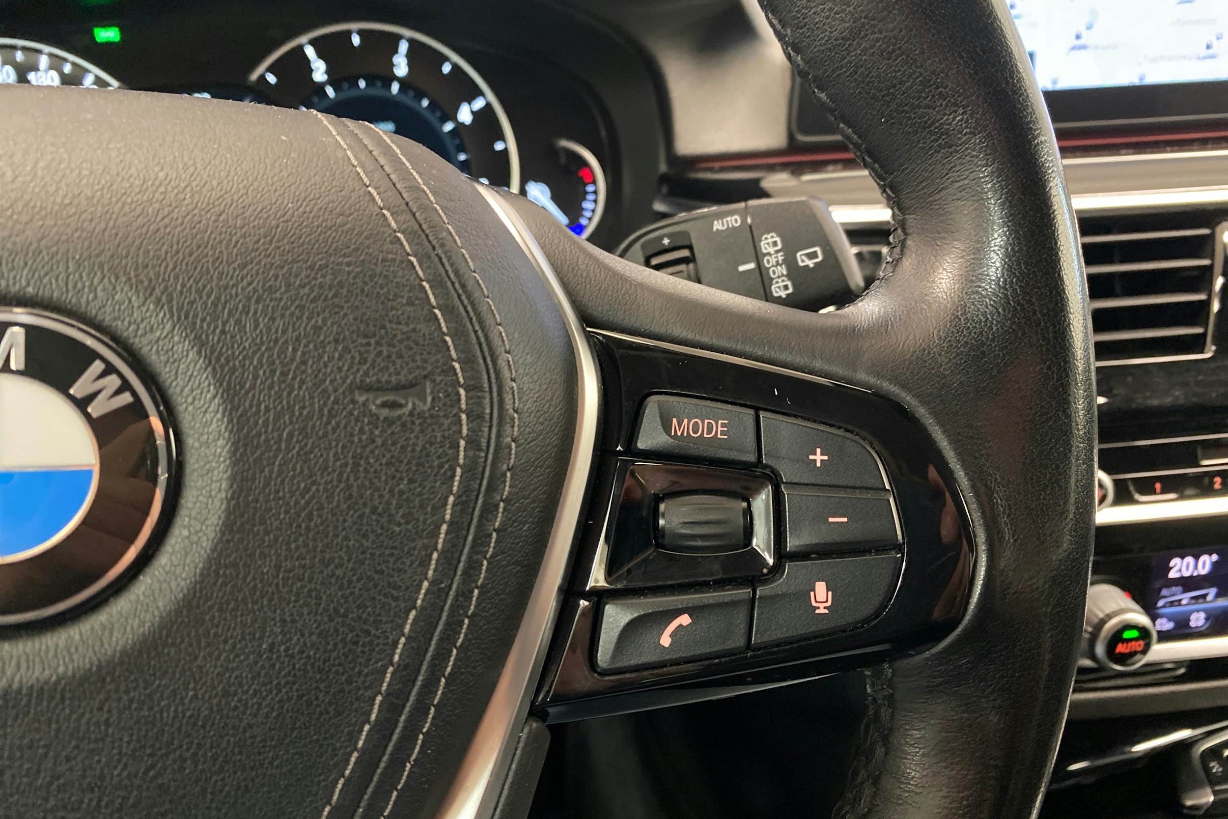 Valkoinen BMW 520 2018 kuva 15.
