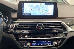 Valkoinen BMW 520 2018 kuva 16.