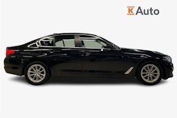 Musta BMW 520 2018 kuva 6.