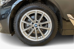 Musta BMW 520 2018 kuva 11.