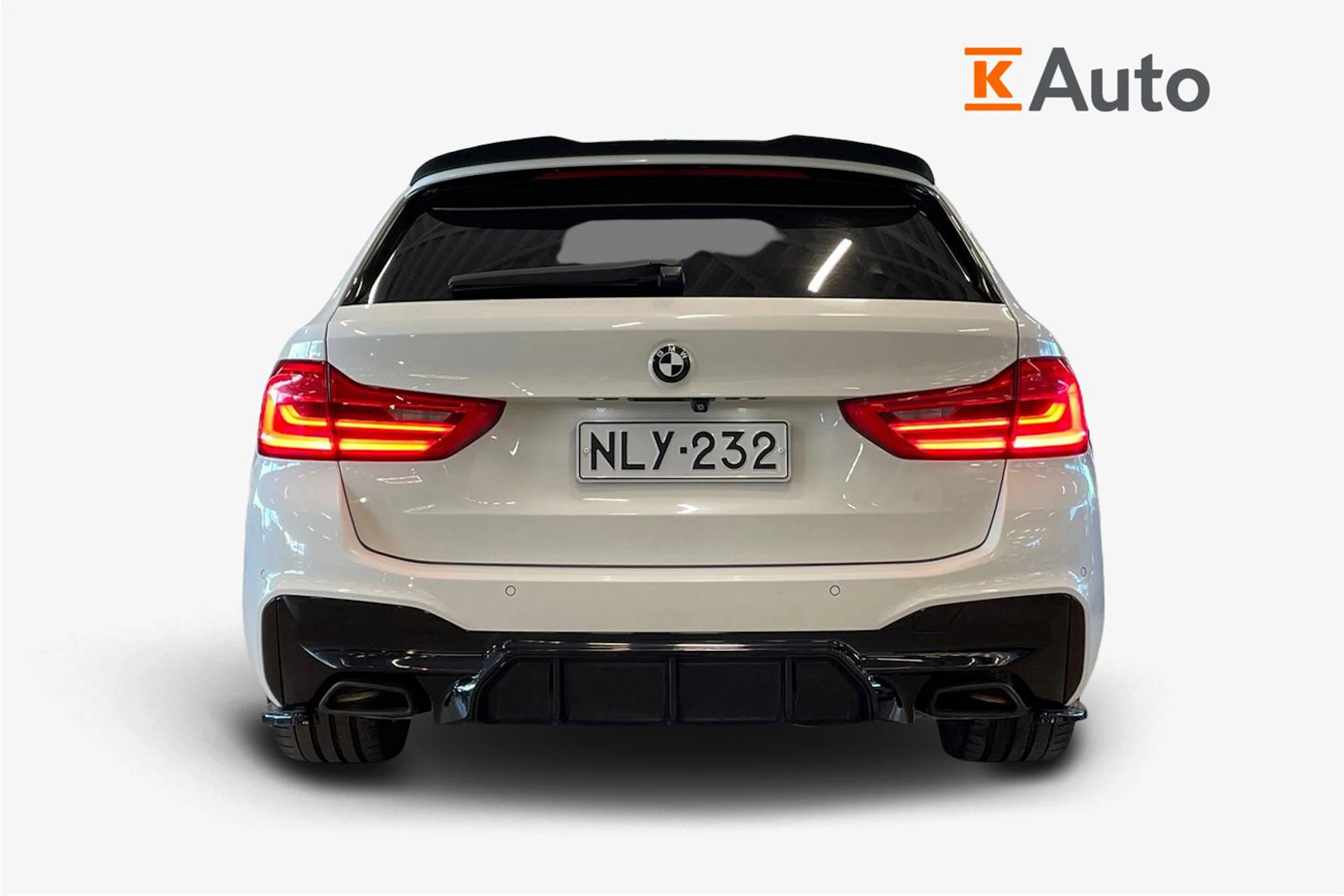 valkoinen BMW 520 2018 kuva 3.