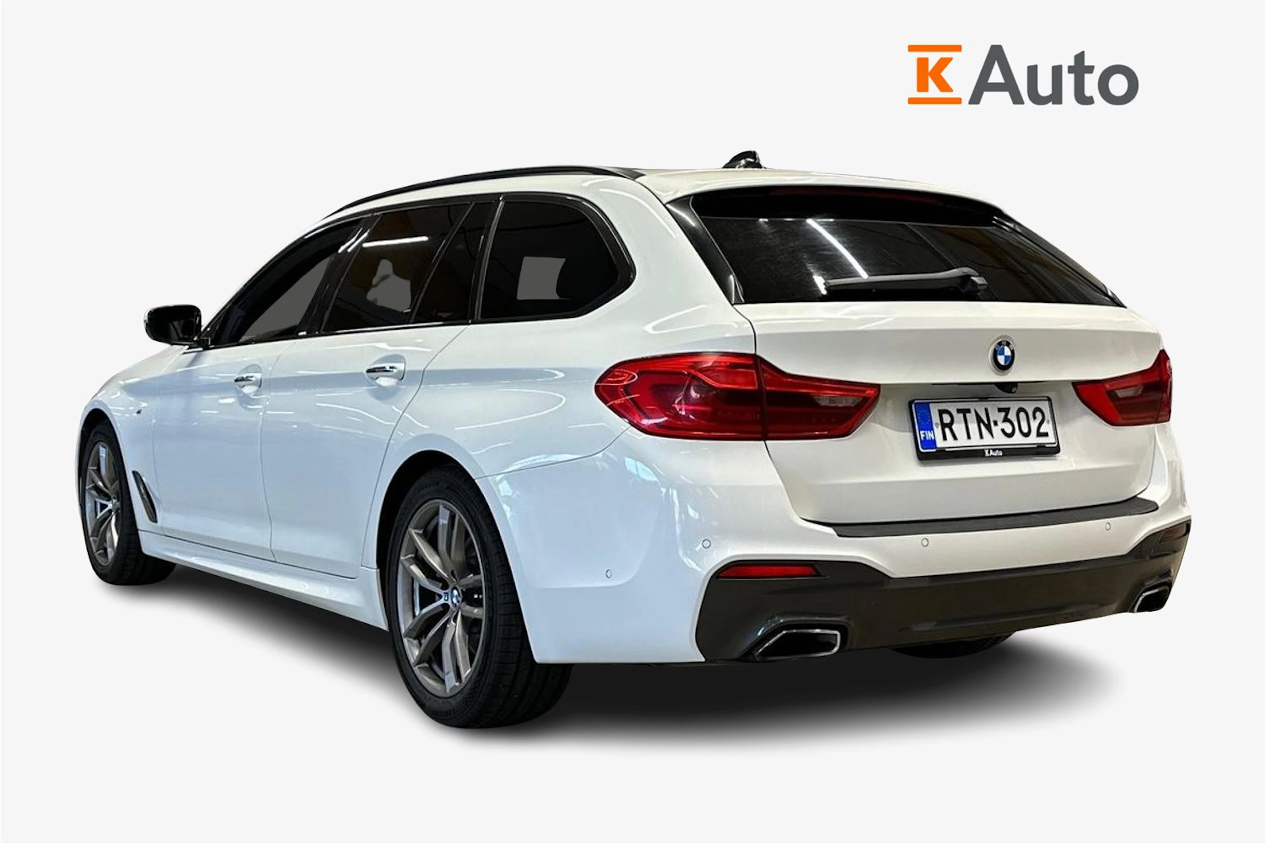valkoinen BMW 520 2018 kuva 2.
