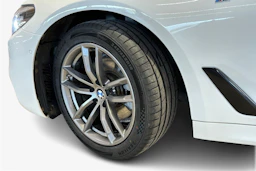 valkoinen BMW 520 2018 kuva 9.