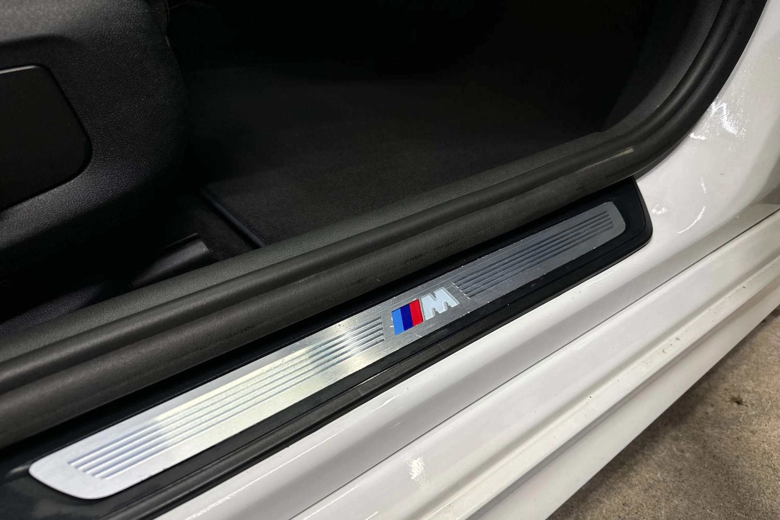 valkoinen BMW 520 2018 kuva 12.