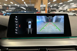 valkoinen BMW 520 2018 kuva 14.