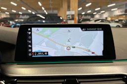 valkoinen BMW 520 2018 kuva 15.